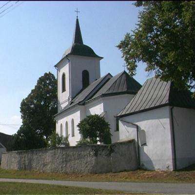 Obec a okolí